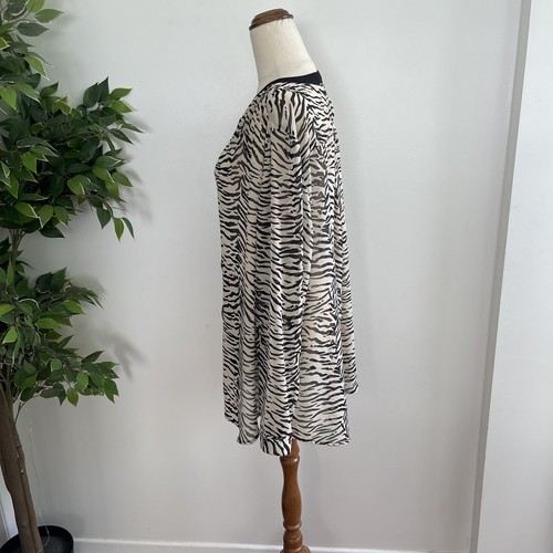 NEW Millers Women's Size 20 Blouse Top Zebra Print Semi Sheer Button Front - Picture 4 of 9