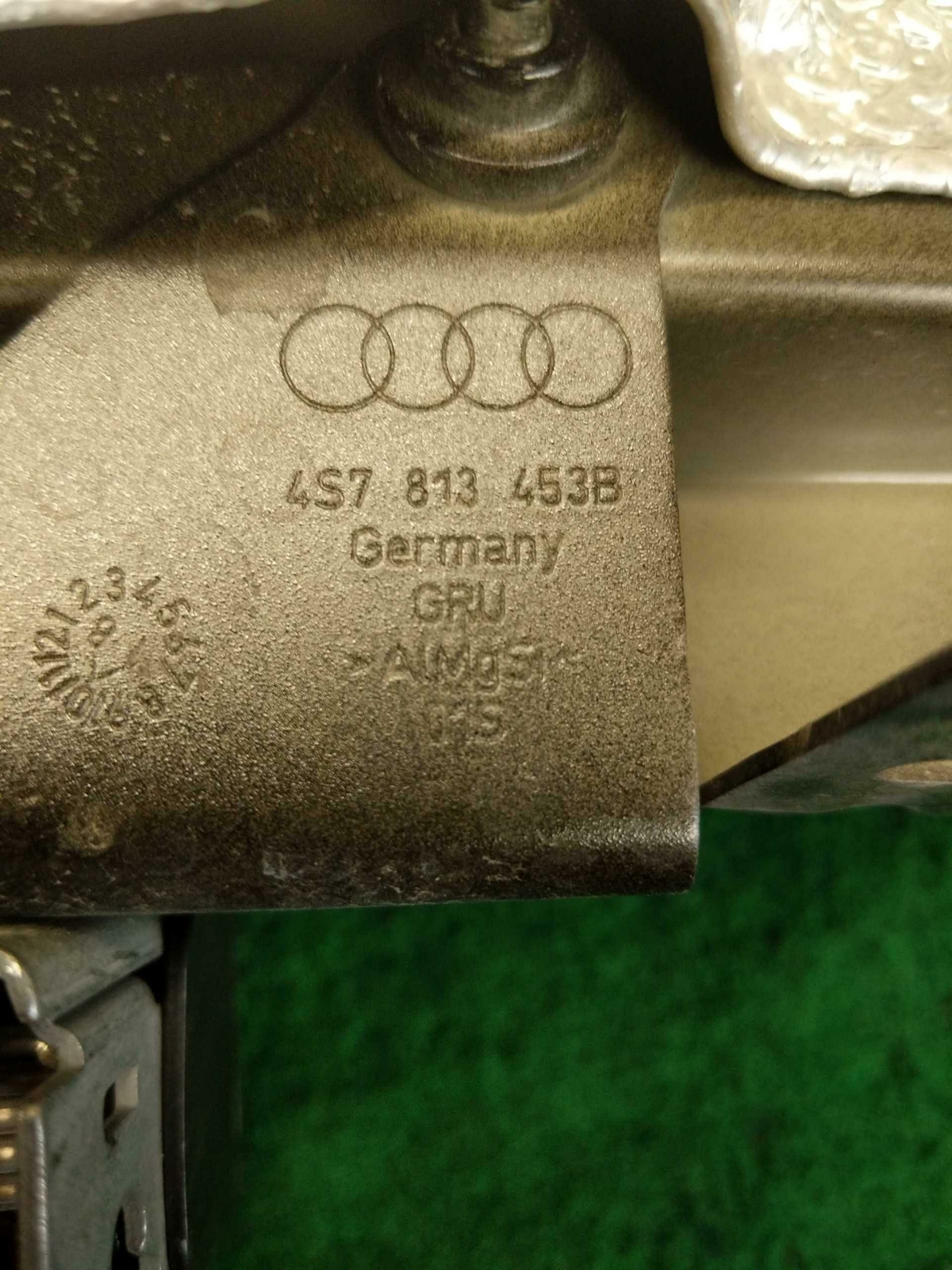 2020 Audi R8 Spyder OEM Rear Fastening Mount Bracket with Latch 4S8813219