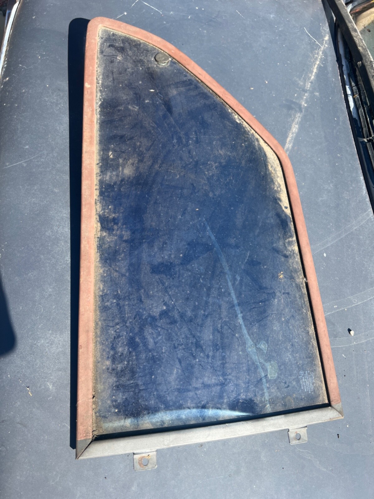 84 Maserati Biturbo rear right side body window glass