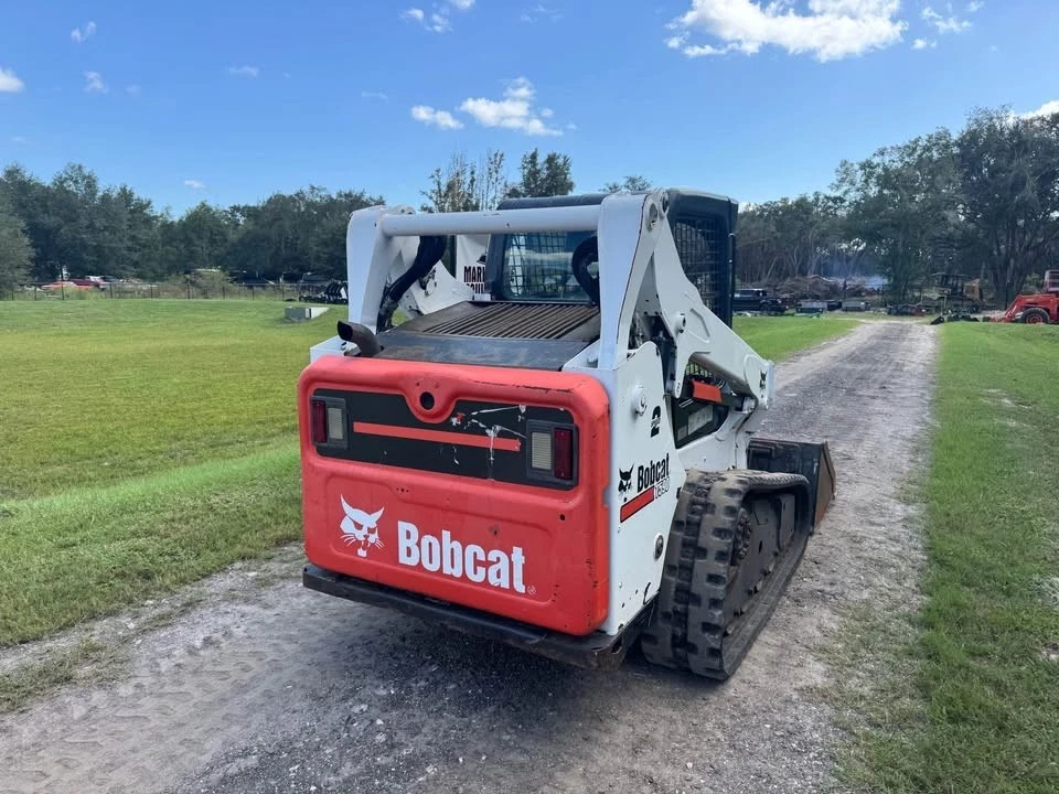 Minicargadora Bobcat T590 - ¡Gran valor! Foto 2 de 4