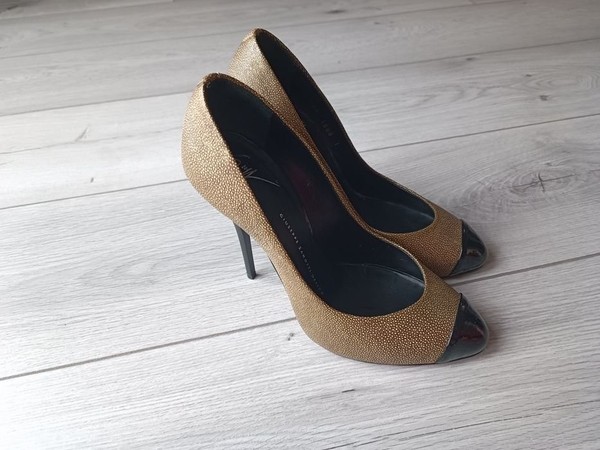 Women Giuseppe Zanotti Heels Gold Leather 38
