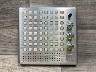 Thinkgeek Bliptronic 5000 Matrix Synthesizer Techno Beat Rhythm Mach (A1D029559)