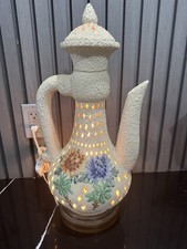 Lámpara jarra porcelana Blanc De Chine 20x9, diseño floral