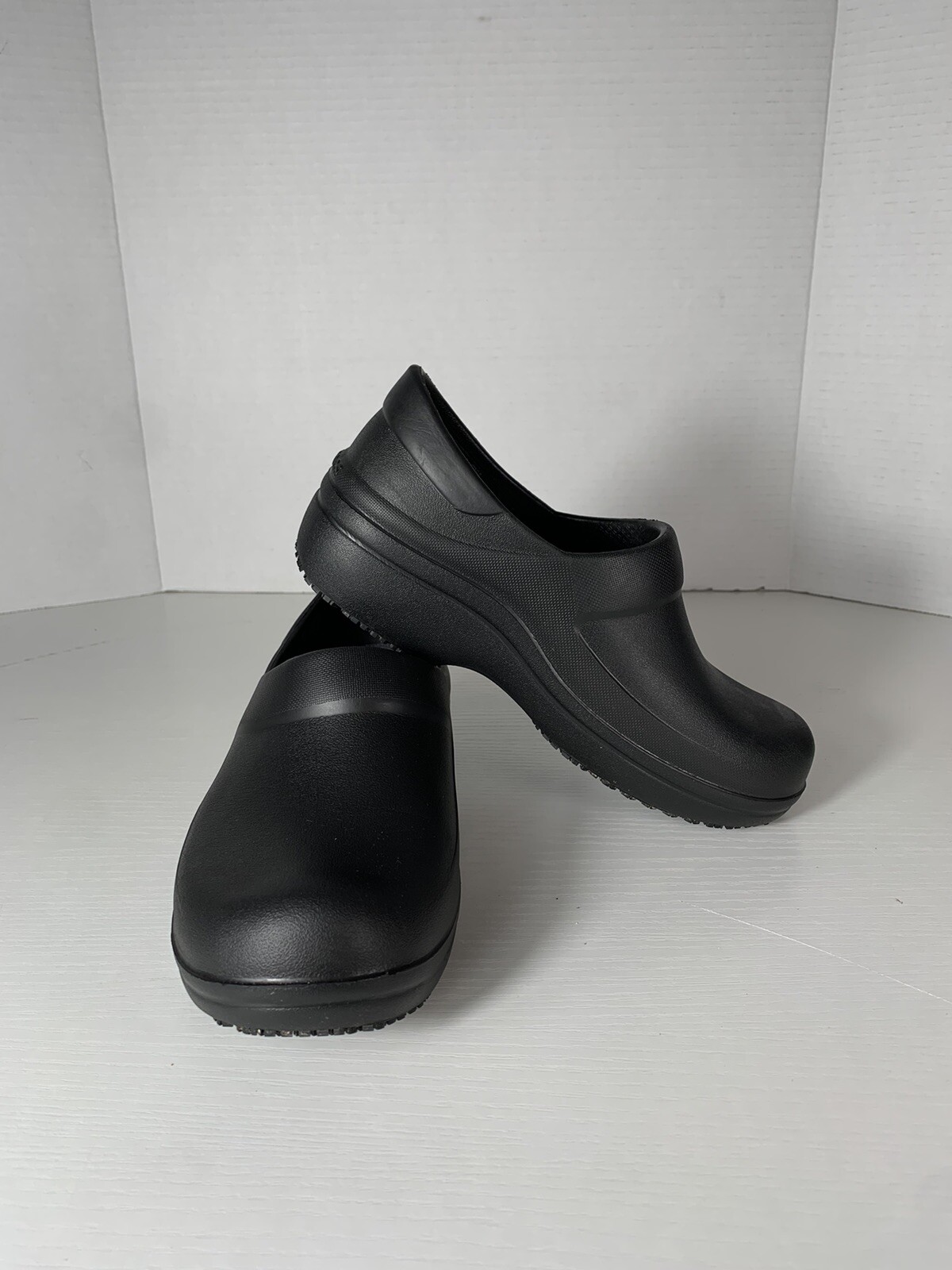 Crocs Neria Pro Dual Comfort Shoes Slip Resistant Work Clog Black Women’s 7