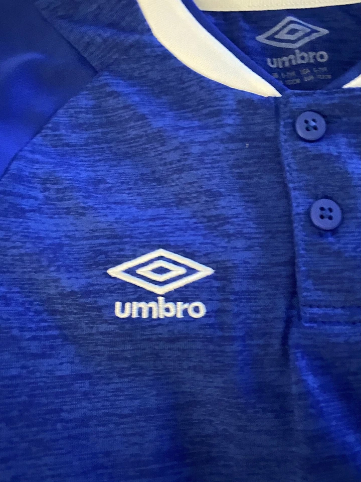 Conjunto de uniforme de fútbol unisex Umbro Everton para niños camiseta/pantalones cortos/calcetines niños talla 6-7 años Foto 3 de 4