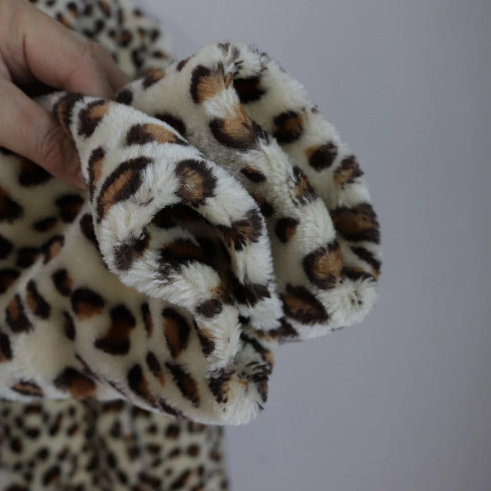 Abrigo Tudor Court M Leopardo Imitación Piel Polar Bolsillos Forro Acolchado Acurrucado a Presión Foto 4 de 4