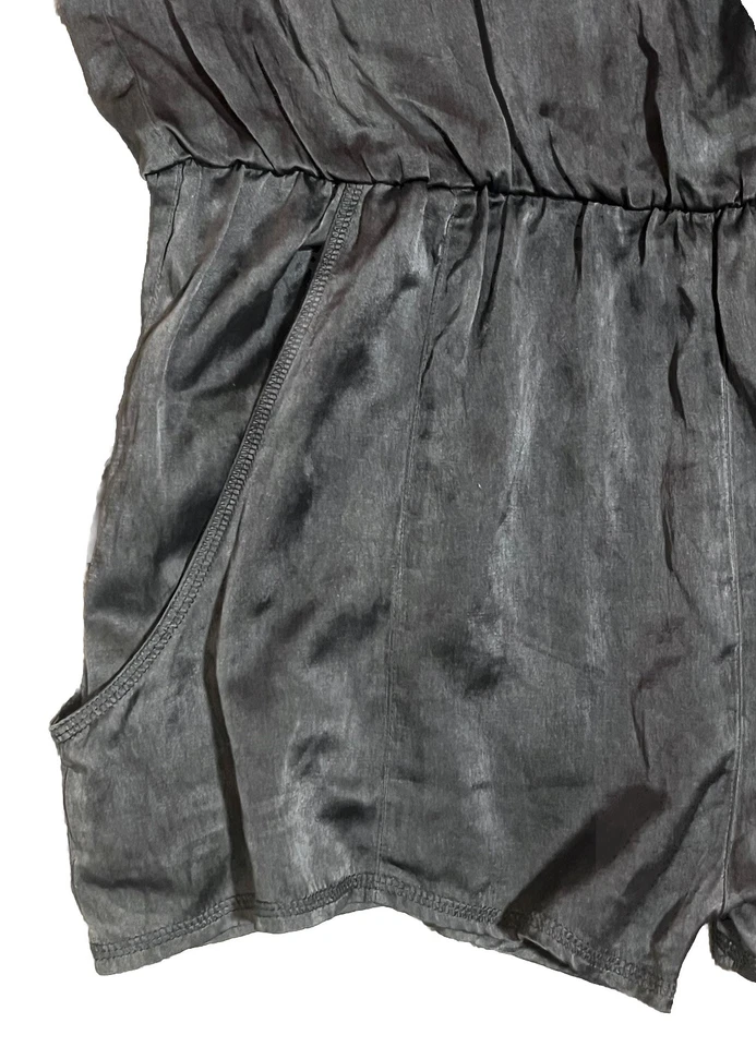 Romper feminino La Rok de seda sem mangas lantejoulas cinza tamanho XS - Imagem 3 de 4