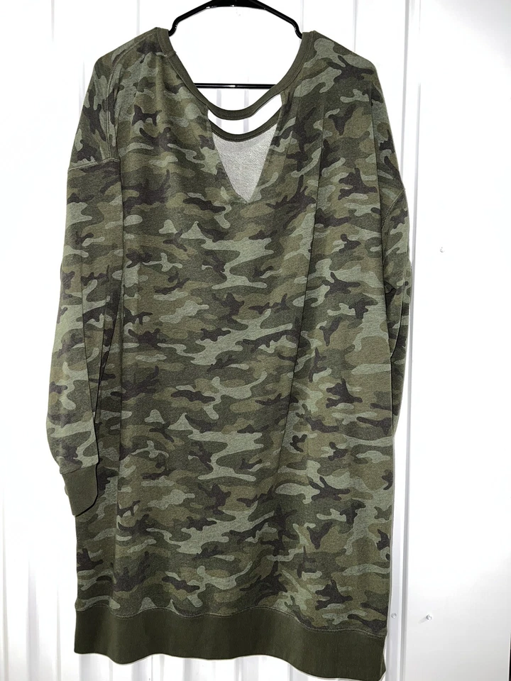 GAP Green Camouflage X- Long Sweatshirt XXL - Excellent Condition - Image 2 of 2