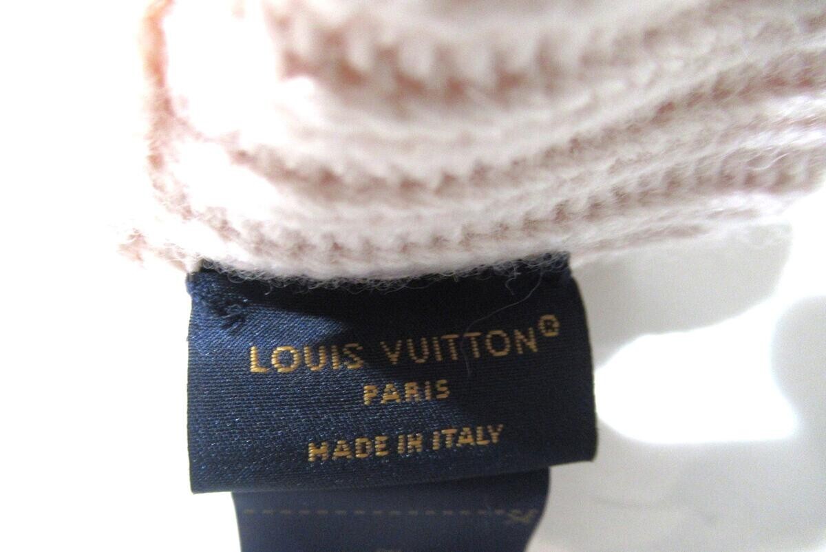 LOUIS VUITTON Glove Maille LV Medallion Gloves Pink M79254