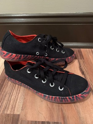 converse zebra orange