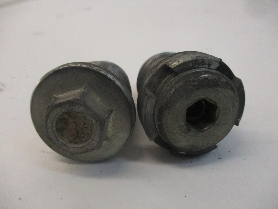 80 HONDA CB900 CB 900 C PERNOS BASCULANTES TRASEROS PERSONALIZADOS Foto 4 de 4