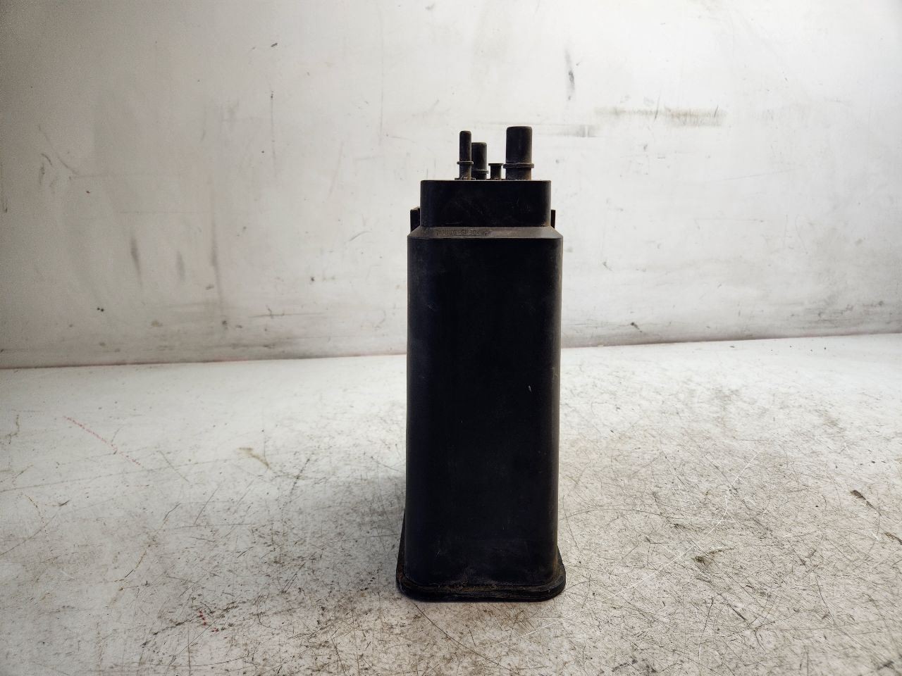 2004 2005 2006 2007 2008 Maserati QUATTROPO Fuel Vapor Canister 220074