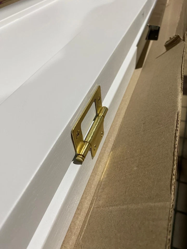 White Bi-Fold Pattern 10 1 Panel Solid Internal Door (78"x30") + UK Delivery - Image 4 of 4