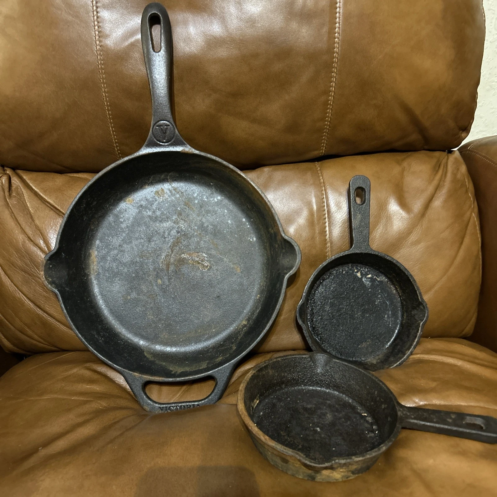 10” Victoria Cast Iron Skillet & 2-6” Crofton Skillets