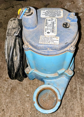 Submergible Sewage,Trash Grinder Sump Pump, w/Cord & Plug. Little Giant Pump Co.