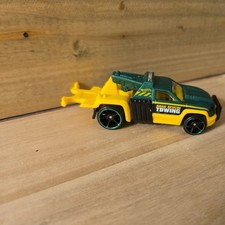 2013 Hot Wheels Repo Duty Road Rescue Green Yellow 164 Diecast 3.5 Tow Truck