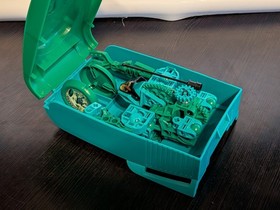 LEGO TECHNIC Throwbots: "Amazon" (8505) (used, 100%, w/ case, manual, & discs)