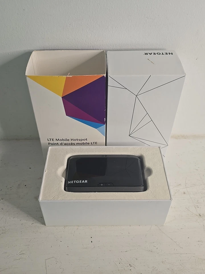 NetGear Wireless Aircard 4G LTE Mobile Hotspot w/Battery & Charger - Image 3 of 4