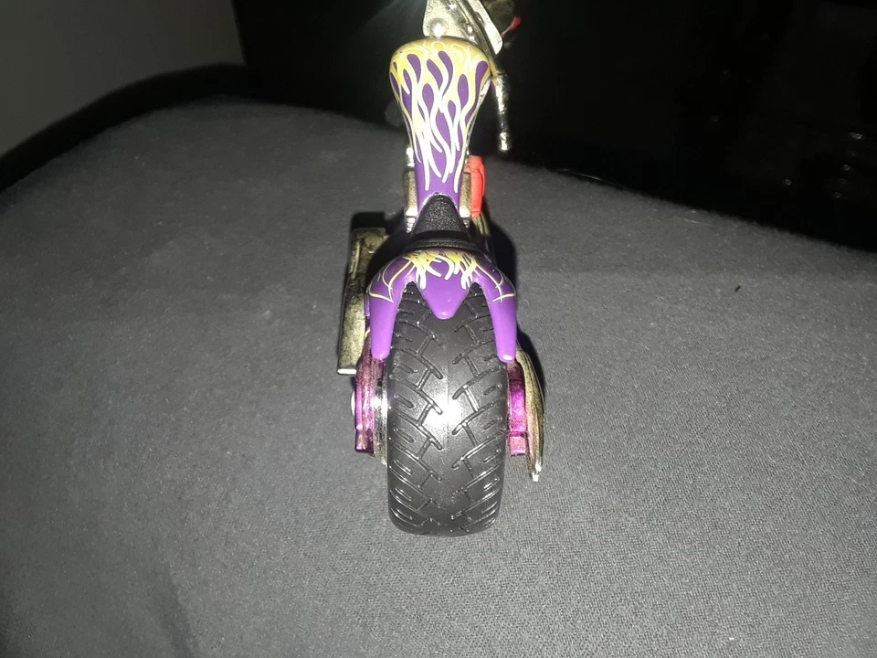 Picadora personalizada para motocicleta púrpura con llamas (sin marca) Foto 3 de 4