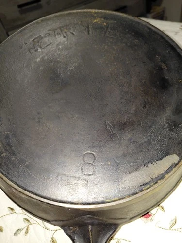 Pre Griswold Erie #8 Cast Iron Skillet with Tamper Arrow Maker’s Mark