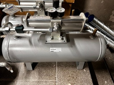 SMC, VBA20A-F03 Booster Regulatuor mit DVE20-20A/N-59 Druckbehälter