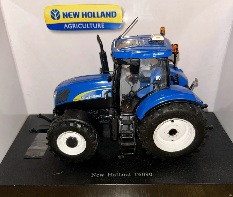 Universal Hobbies 1:32 Scale New Holland T6090 - Image 2 of 4