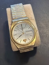 W76 VTG BULOVA ACCUTRON QUARTZ ARMCO DAY DATE MENS WATCH GOLDTONE UNTESTED AS IS