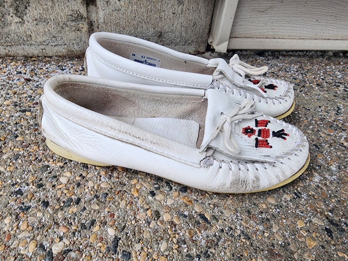 VINTAGE Minnetonka Moccasins White Leather with Beaded Toe Top