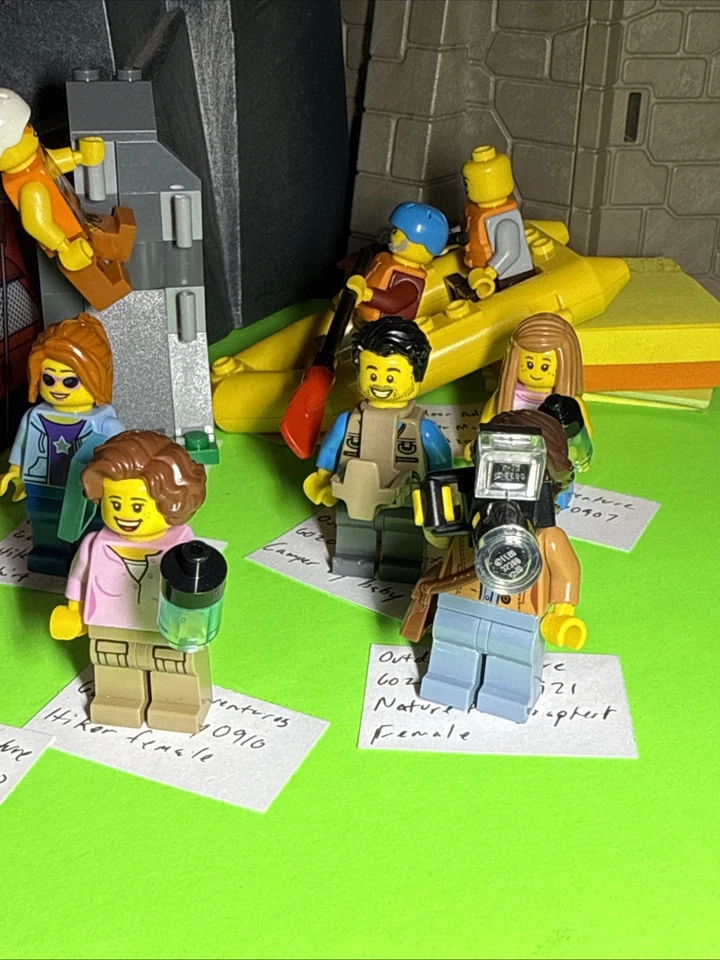 LEGO 60202 People Pack - Aventuras al aire libre (retirado, 13 figuras, sin águila ni bebé) Foto 4 de 4