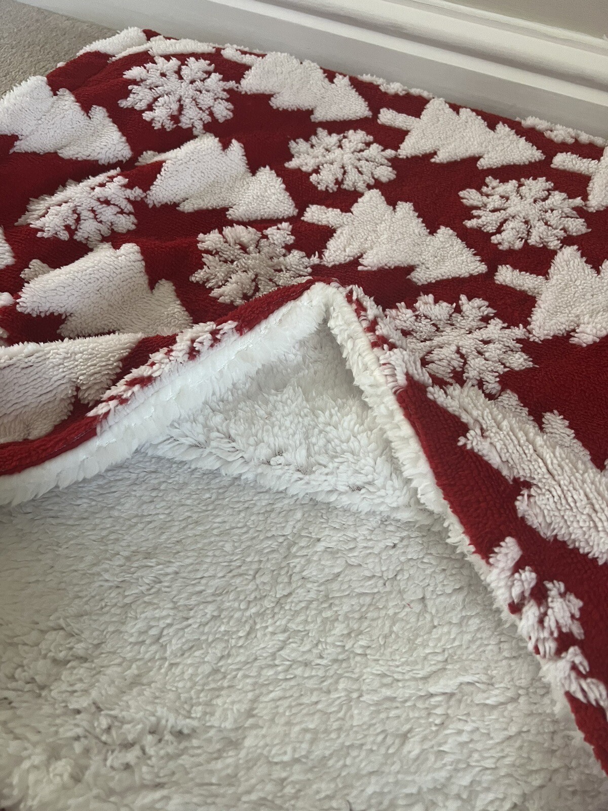 Tkmaxx Homesense Christmas Red & White Soft Cosy Tree & Snowflake Throw