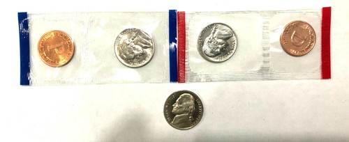 1989 P D S Jefferson Nickel  Unc in Mint Cello With Token + Proof (5 Coins)