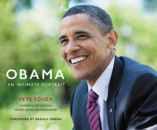 Obama: An Intimate Portrait: The Historic Presidency in Photographs - VERY GOOD