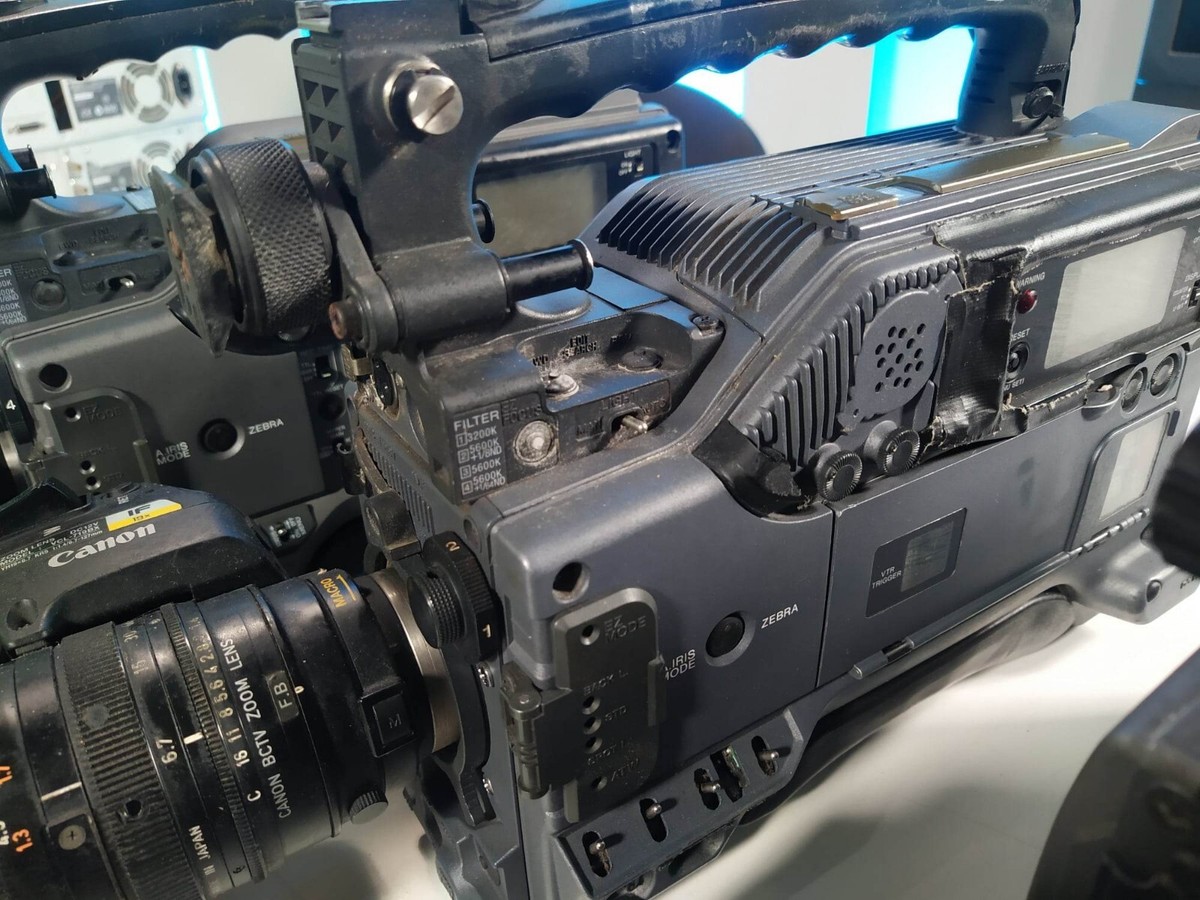 Broadcast Sony DSR-300AP DVCAM Digital Camcorder with Canon Broadcast Sony DSR-300AP DVCAM Digital Camcorder with Canon