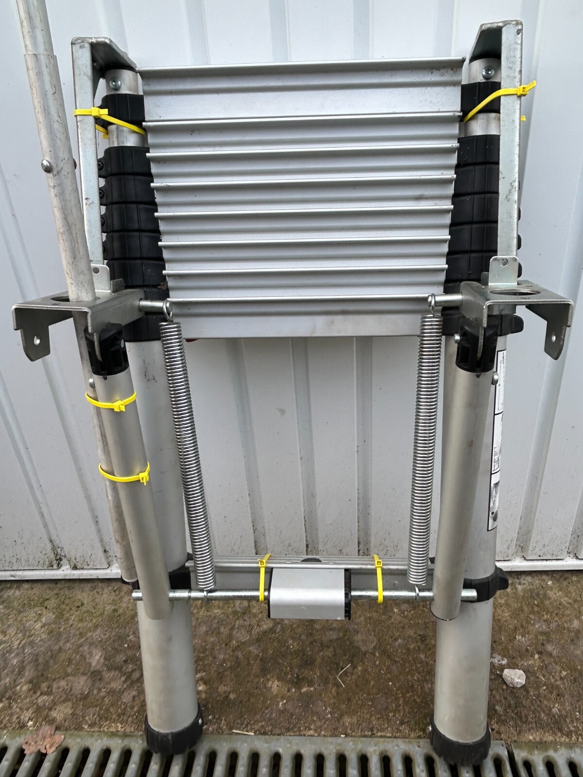 Youngman 2.61m Telescopic Loft Ladder Silver (301000) 5013704103170