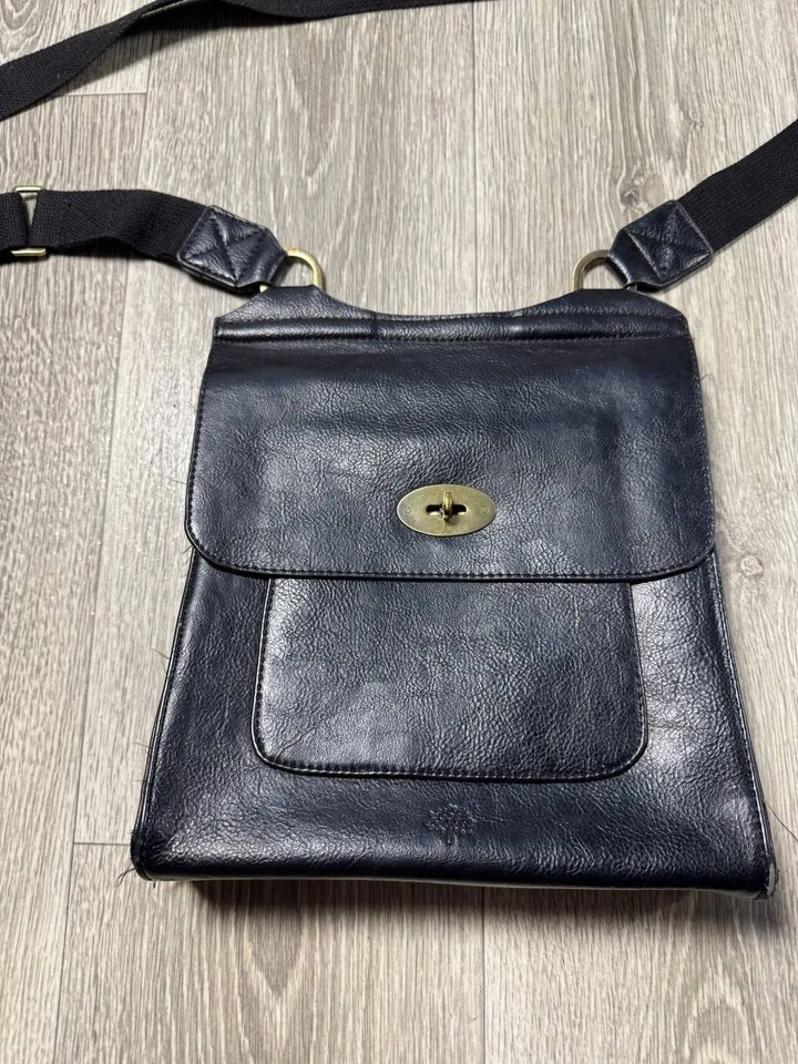 Bolsa tiracolo Mulberry couro preto alça ajustável latão turnlock carteiro - Imagem 2 de 4