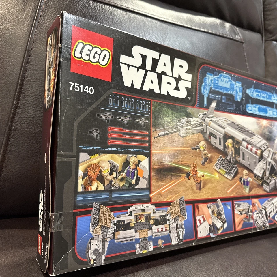 LEGO Star Wars: Resistance Troop Transporter (75140) - Image 4 of 4