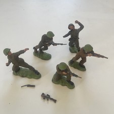 Britain Ltd World War Two WWII British Soldiers - Lot of 5 Figures