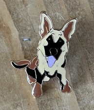 German Shepherd. Alsatian Metal Enamel Pin Badge. 