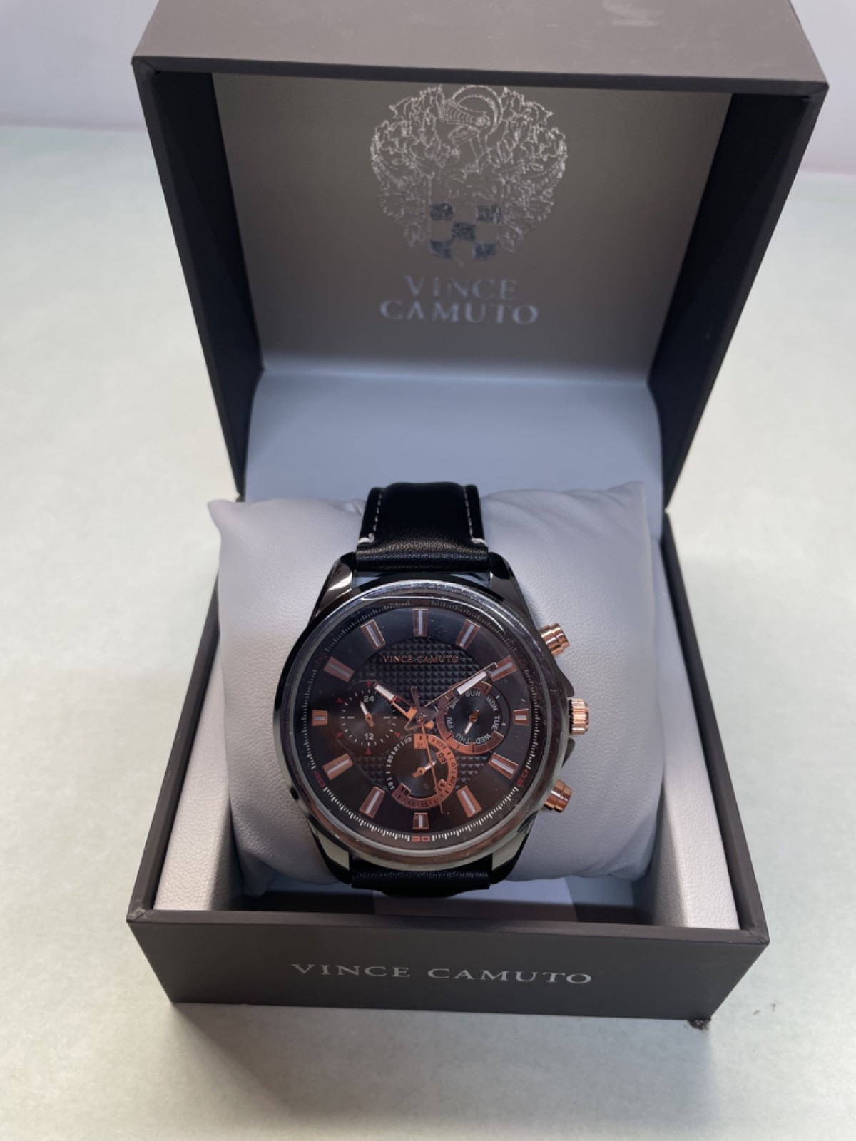 Montre Vince Camuto Homme Cadran Bleu pour Costume et Bureau