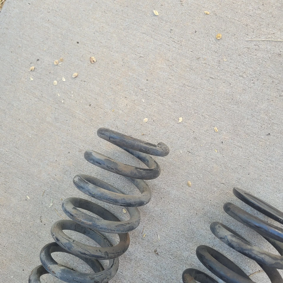 Mercedes Benz 1990 300 E  Used Springs - Image 2 of 4