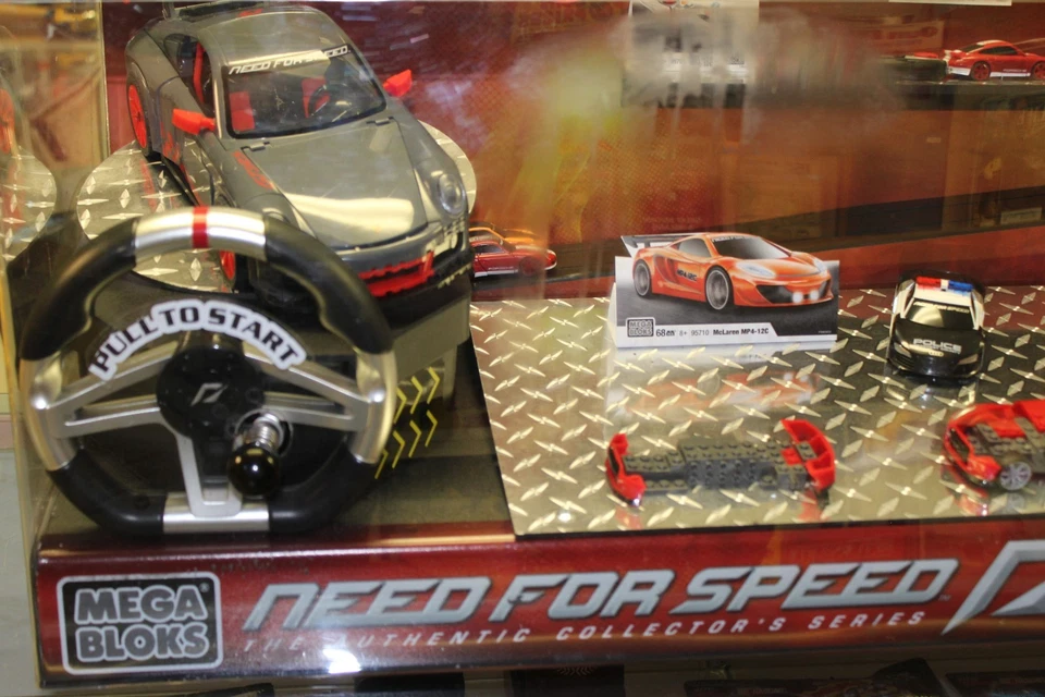 MEGA BLOKS Need For Speed The Authentic Collectors Series Exhibición de Trabajo #4 Foto 2 de 4