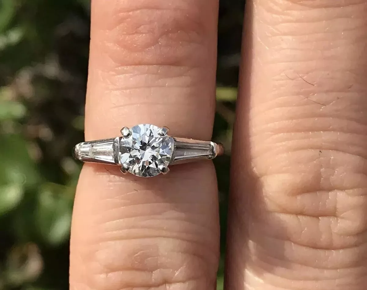 European wedding shop ring hand