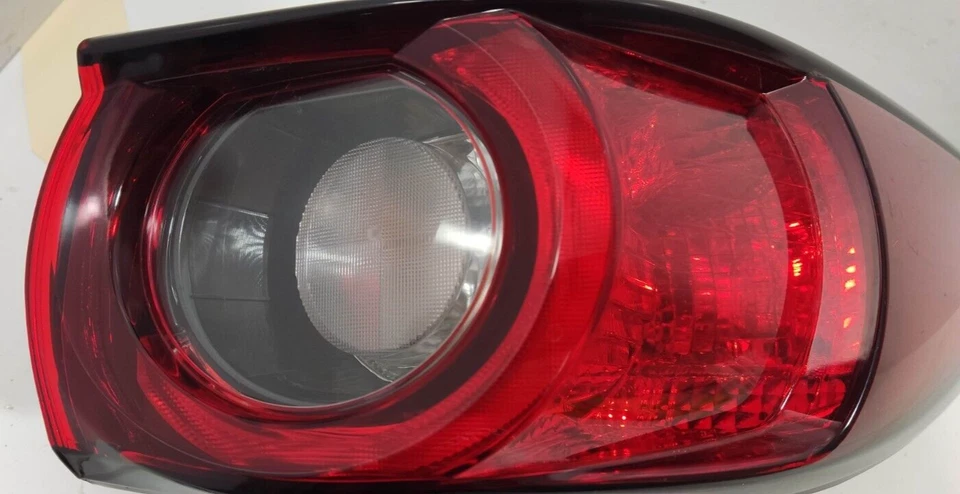 Правый наружный задний фонарь подходит для Mazda CX-5 2017-2021 годов выпуска - Изображение 2 из 4