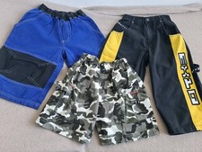 3 Stück Shorts Gr. 128 blau schwarz Camoufla...