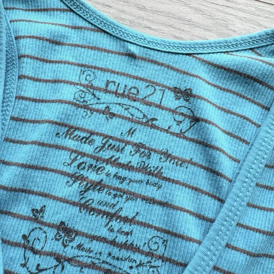 Top cami vintage Y2K Rue 21 a rayas ajustado para mujer talla M Foto 2 de 3