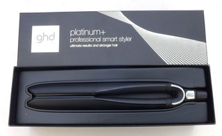 Plancha de pelo/estilizadora inteligente profesional GHD Platinum En muy buena condición (en caja)