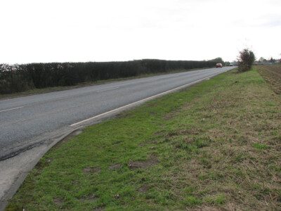 Foto 6x4 Blick nach Süden entlang der A140 Hellesdon Die Hecke verdeckt die v c2009