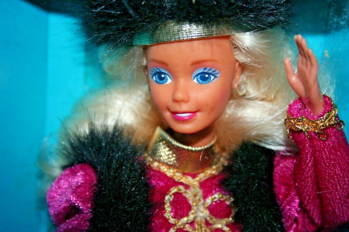 Vintage 1988 RUSSIAN BARBIE DOLL- DOLLS OF THE WORLD 1ST EDITION