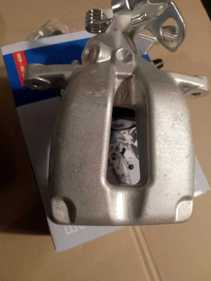 Seat Leon Cupra K1, PINZAS TRASERAS HELLA Para Discos de Freno 310mm, 2.0tfsi 265cv Foto 3 de 4