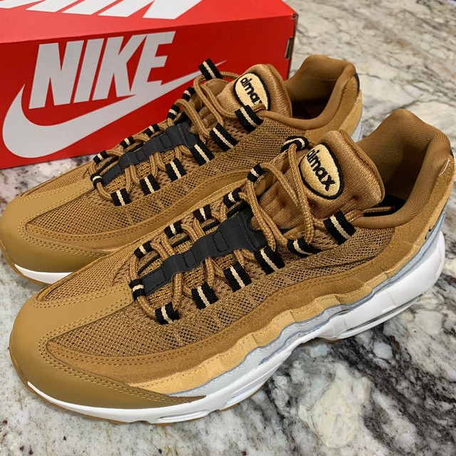 Nike Air Max 95 Metallic Gold | SneakerNews.com